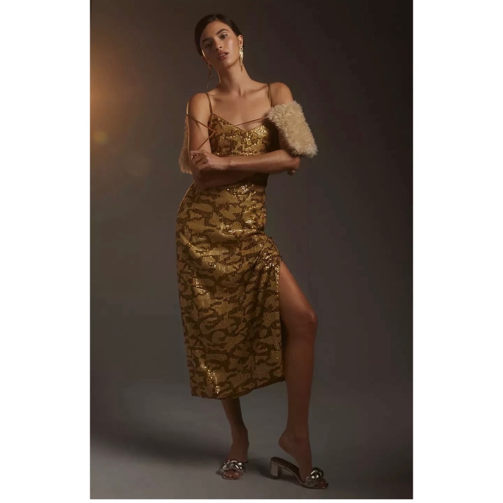 NWT ANTHROPOLOGIE SEQUINED SLIP MIDI
DRESS IN GOLD